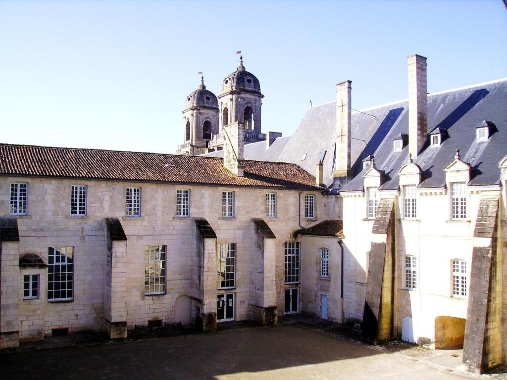 Abbaye Royale Hotel Saint-Jean-dʼAngély Zewnętrze zdjęcie