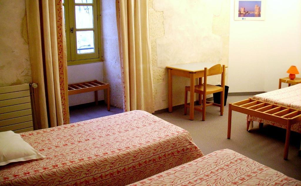 Abbaye Royale Hotel Saint-Jean-dʼAngély Pokój zdjęcie