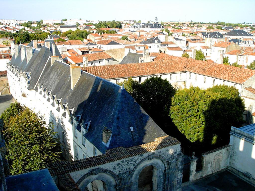 Abbaye Royale Hotel Saint-Jean-dʼAngély Zewnętrze zdjęcie