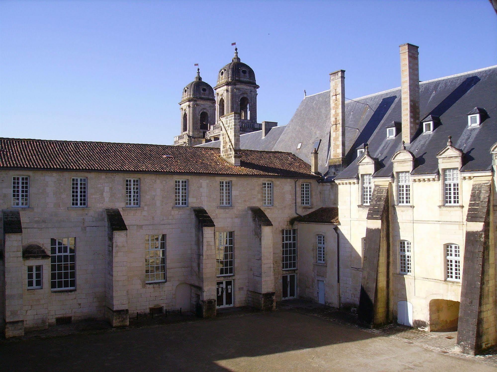 Abbaye Royale Hotel Saint-Jean-dʼAngély Zewnętrze zdjęcie