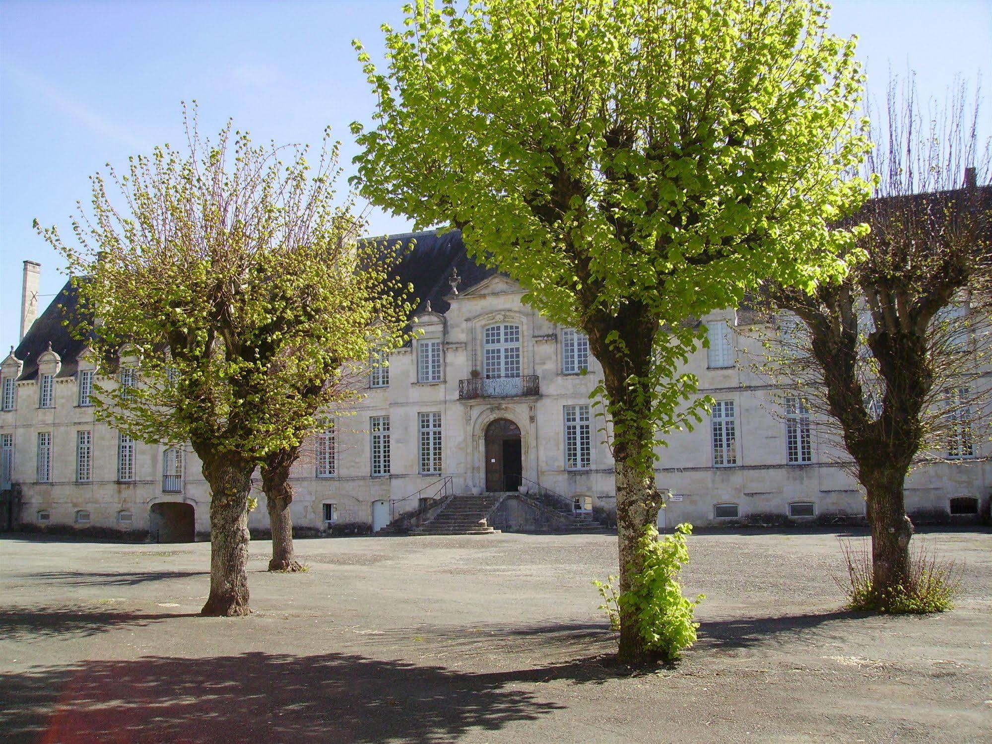 Abbaye Royale Hotel Saint-Jean-dʼAngély Zewnętrze zdjęcie