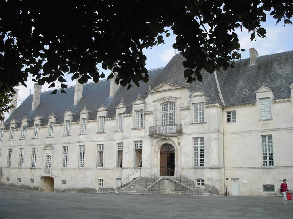 Abbaye Royale Hotel Saint-Jean-dʼAngély Zewnętrze zdjęcie